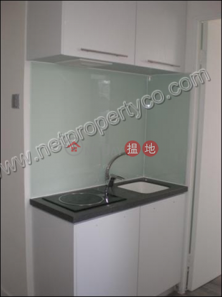One good size bedroom unit for Rent in Wan Chai | Kwong Tak Building 廣德大樓 Rental Listings