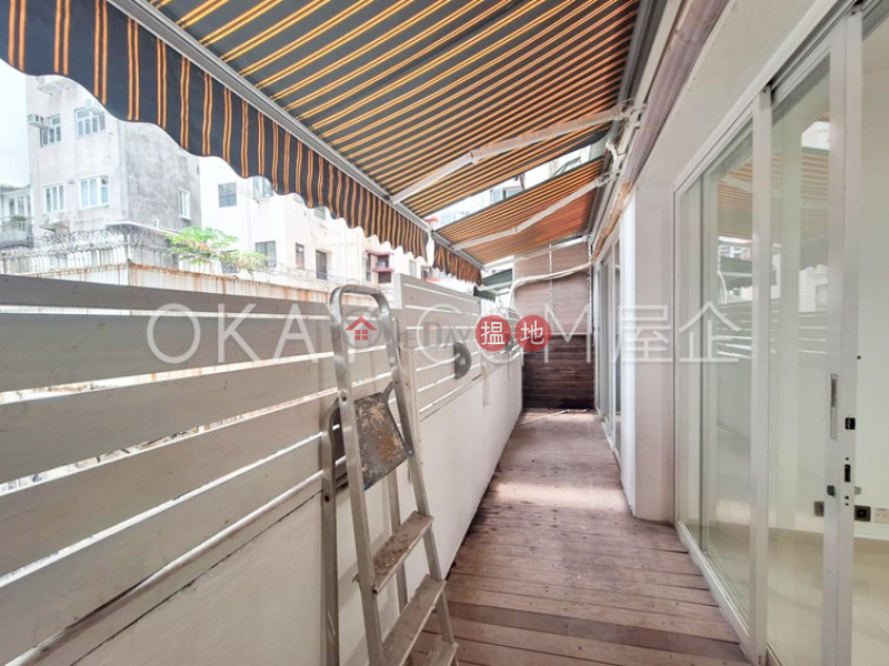 HK$ 8M | King Cheung Mansion Wan Chai District, Popular 2 bedroom with balcony | For Sale