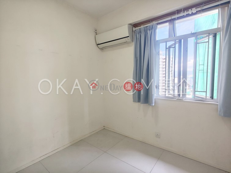 Lovely 3 bedroom in Mid-levels West | For Sale | On Fung Building 安峰大廈 Sales Listings