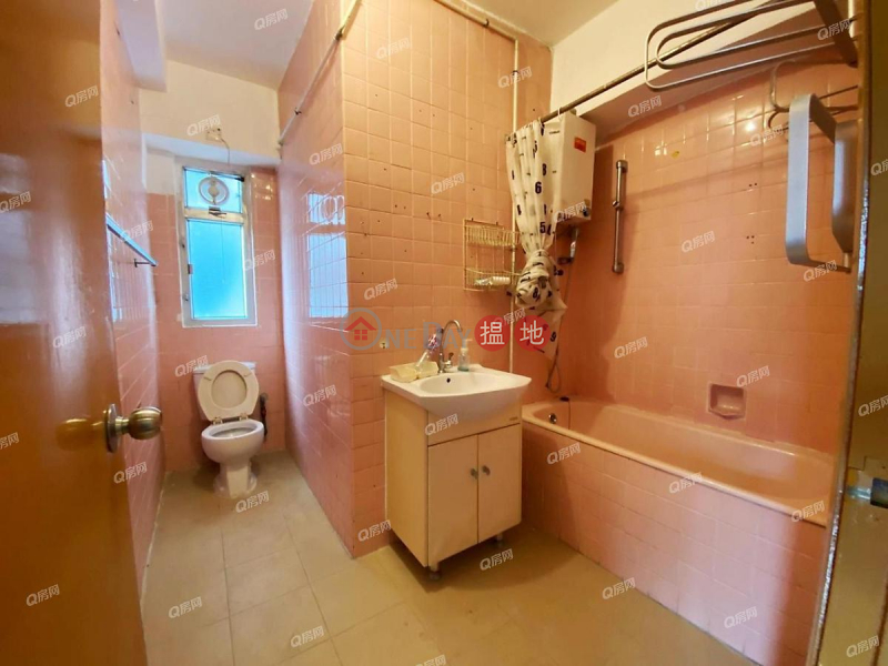 HK$ 32,000/ month, Yue King Building, Wan Chai District, Yue King Building | 3 bedroom Flat for Rent