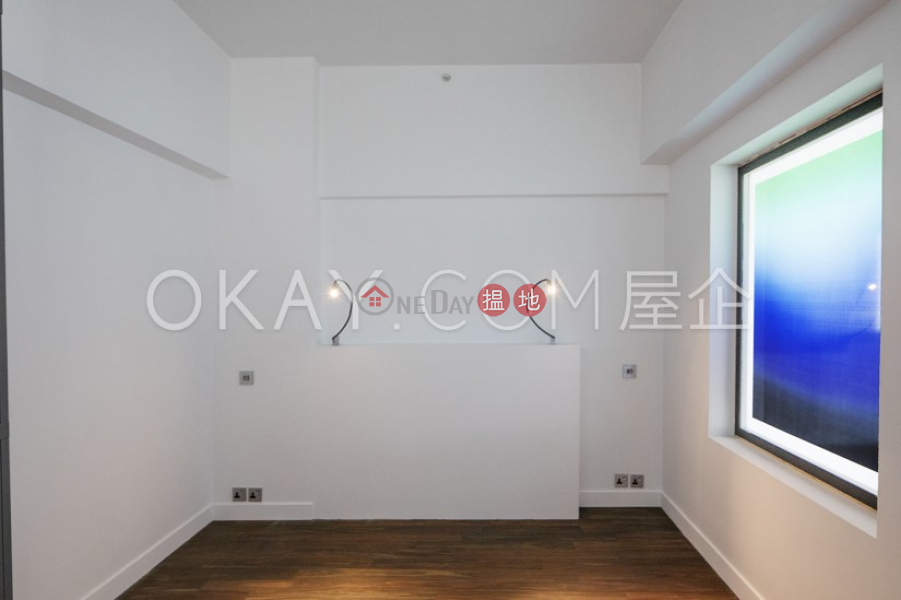 Stylish with balcony in Wong Chuk Hang | For Sale | Kwai Bo Industrial Building 貴寶工業大廈 Sales Listings