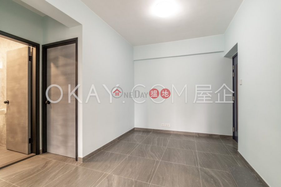 HK$ 9.98M, Kam Fung Mansion, Western District | Practical 2 bedroom in Mid-levels West | For Sale