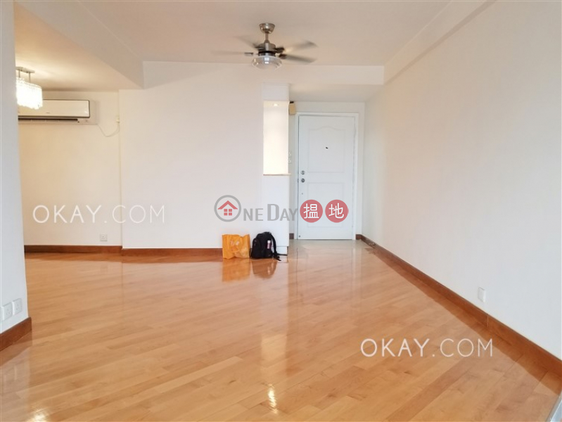 Lovely 3 bedroom on high floor with balcony & parking | Rental | PHOENIX COURT 碧麗閣 Rental Listings