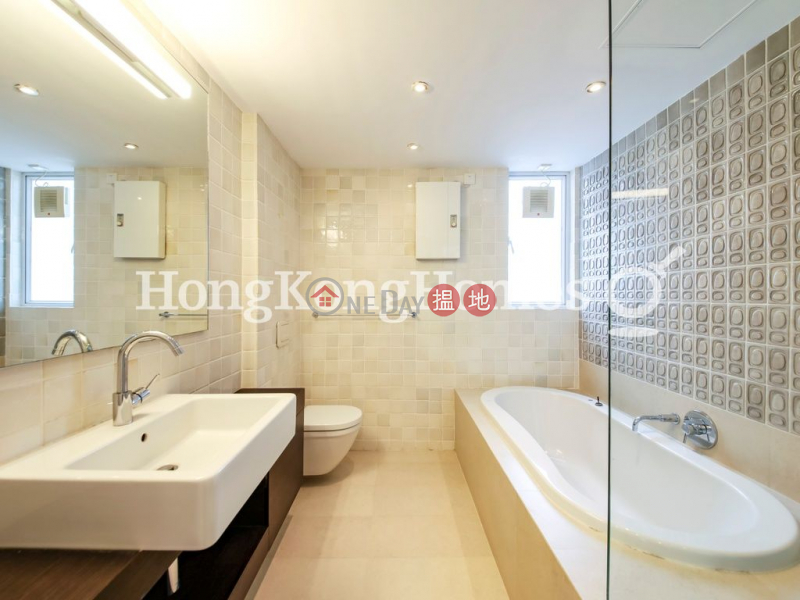 3 Bedroom Family Unit for Rent at Sherwood Court 17-27 Mosque Junction | Western District Hong Kong | Rental HK$ 29,000/ month