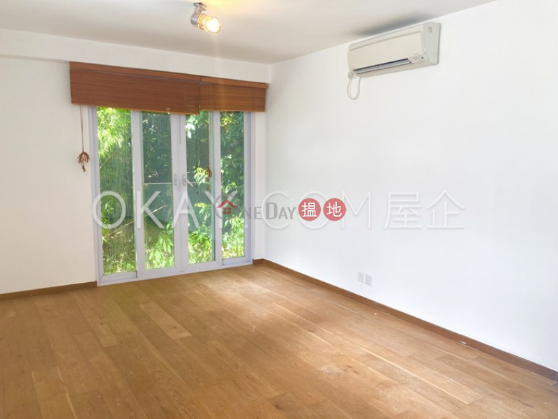Lovely house with rooftop & parking | For Sale | Tai Au Mun 大坳門 Sales Listings