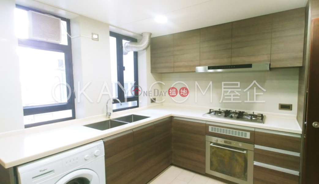 Lovely 3 bedroom with harbour views & balcony | Rental | Highland Mansion 海倫大廈 Rental Listings