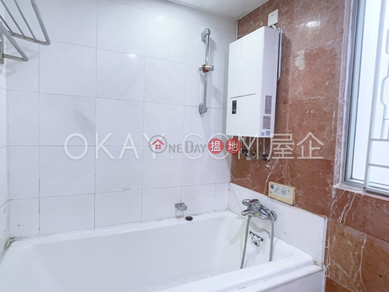 HK$ 30,000/ month The Rednaxela | Western District Gorgeous 3 bedroom in Mid-levels West | Rental