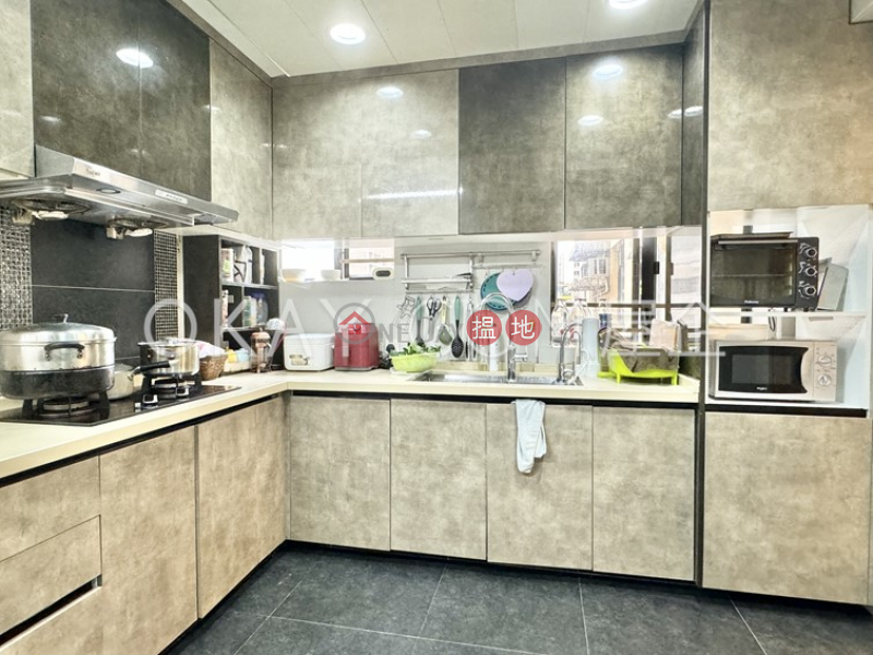 Efficient 4 bedroom on high floor with parking | For Sale | Botanic Terrace Block A 芝蘭台 A座 Sales Listings