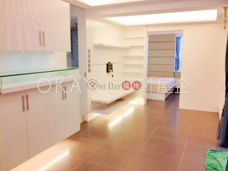 Unique 1 bedroom with sea views & terrace | For Sale | Victoria Centre Block 3 維多利中心 3座 Sales Listings