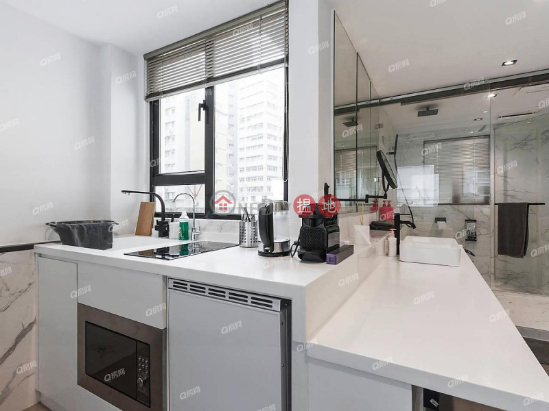 HK$ 24,000/ month 17 Staunton Street | Central District 17 Staunton Street | High Floor Flat for Rent