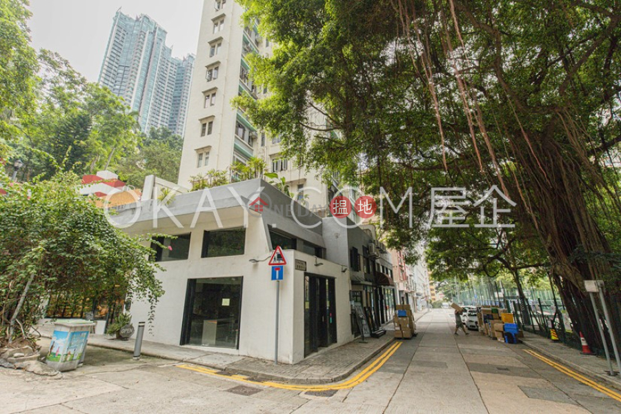 HK$ 17,000/ month | Silver Jubilee Mansion | Central District Intimate 1 bedroom on high floor | Rental