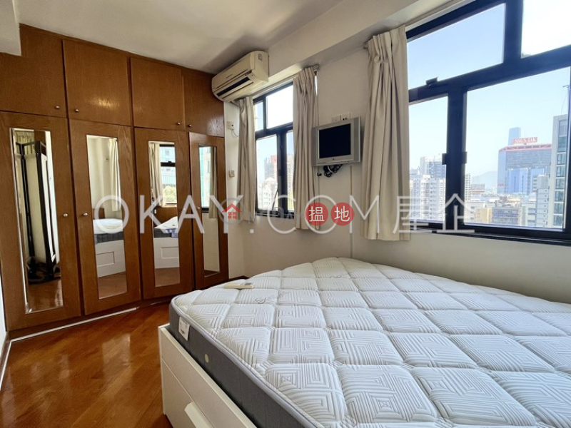 HK$ 17,000/ month | Silver Jubilee Mansion | Central District Intimate 1 bedroom on high floor | Rental