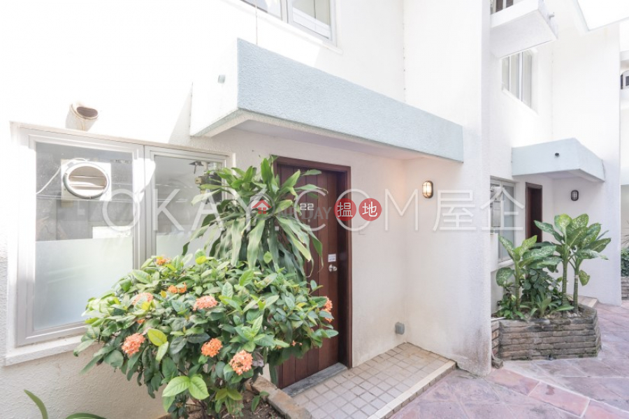 HK$ 42,000/ month 30 Cape Road Block 1-6 | Southern District | Tasteful house with sea views, balcony | Rental