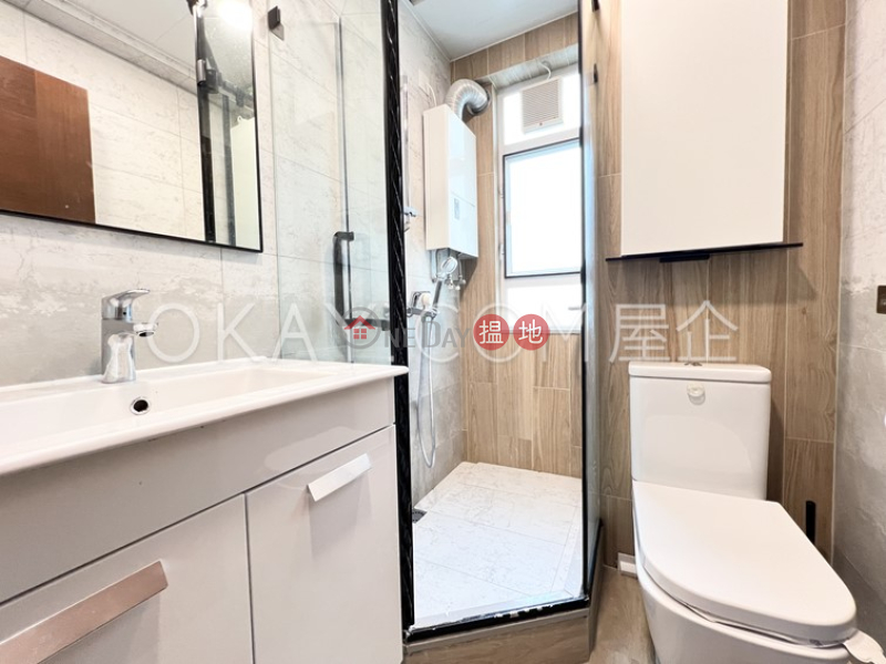 Luxurious 3 bedroom with balcony & parking | Rental | LUNG CHEUNG COURT 龍翔苑 Rental Listings