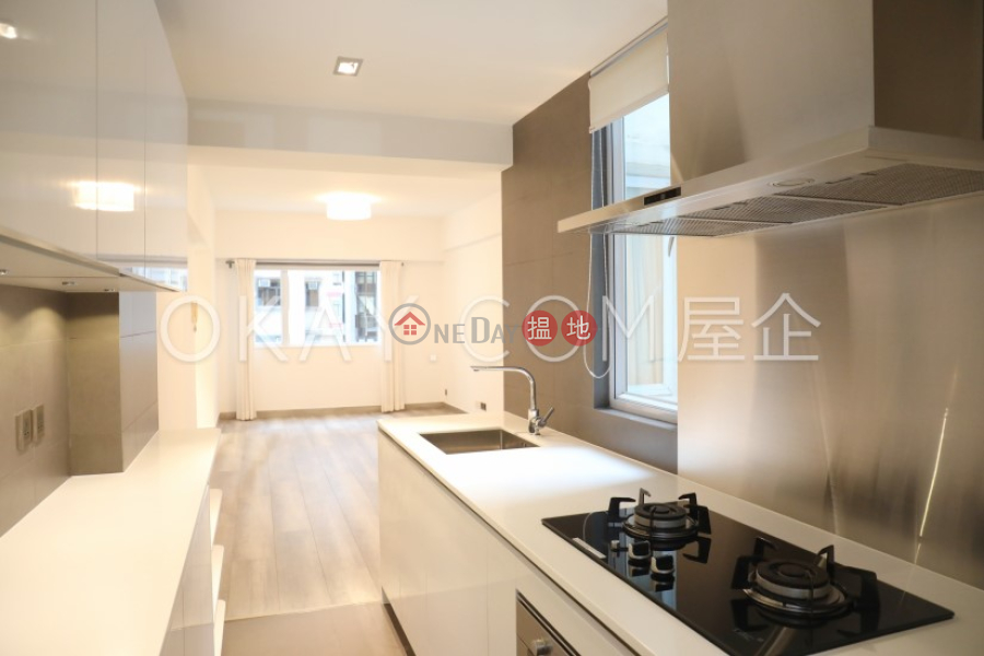 2房1廁快活閣出租單位|灣仔區快活閣(Happy Court)出租樓盤 (OKAY-R267504)