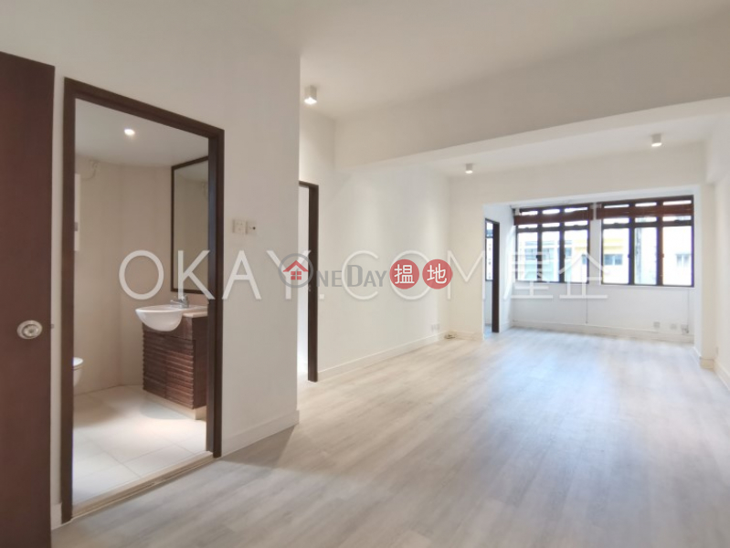 Popular 1 bedroom in Mid-levels West | For Sale | Peacock Mansion 孔翠樓 Sales Listings