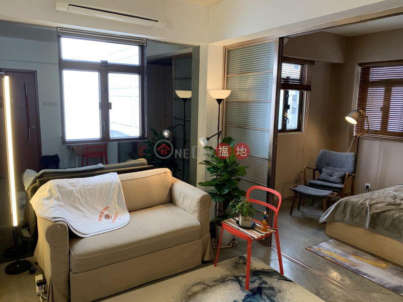 Quiet Cul De Sac 1 bedroom Central Kau U Fong Walk-Up | 16-18 Kau U Fong 九如坊西 16-18 號 Sales Listings