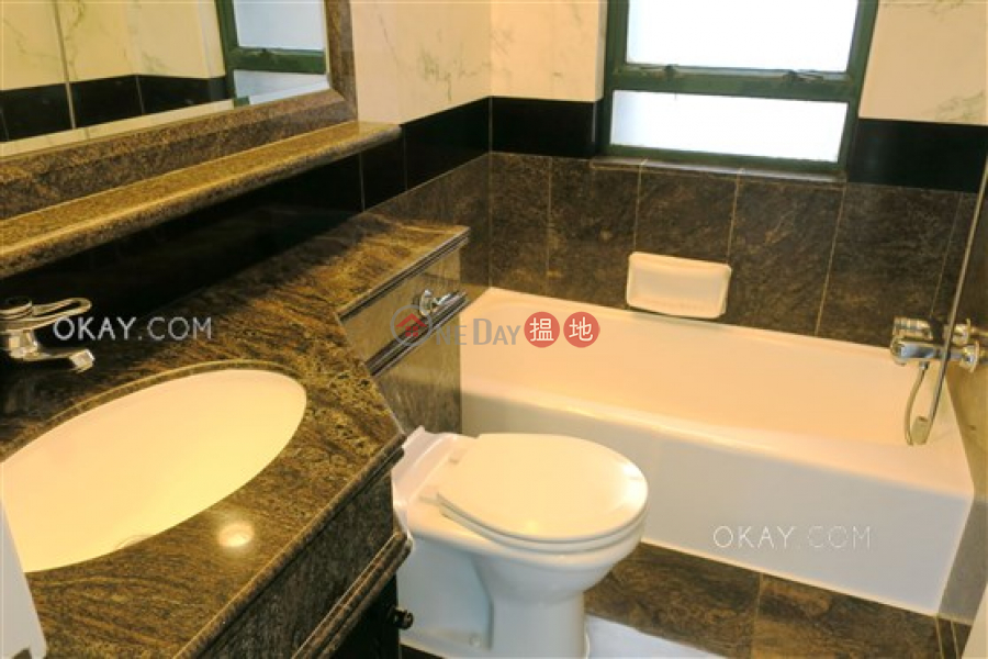 HK$ 62,000/ 月-曉峰閣-中區-3房2廁,實用率高,星級會所,連車位《曉峰閣出租單位》