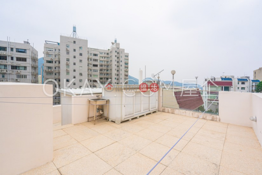 HK$ 150M | Repulse Bay Heights | Southern District | Lovely house with rooftop & parking | For Sale
