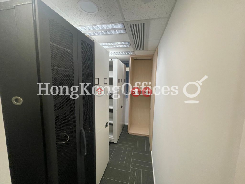 Office Unit for Rent at New World Tower, New World Tower 新世界大廈 Rental Listings | Central District (HKO-39245-AGHR)