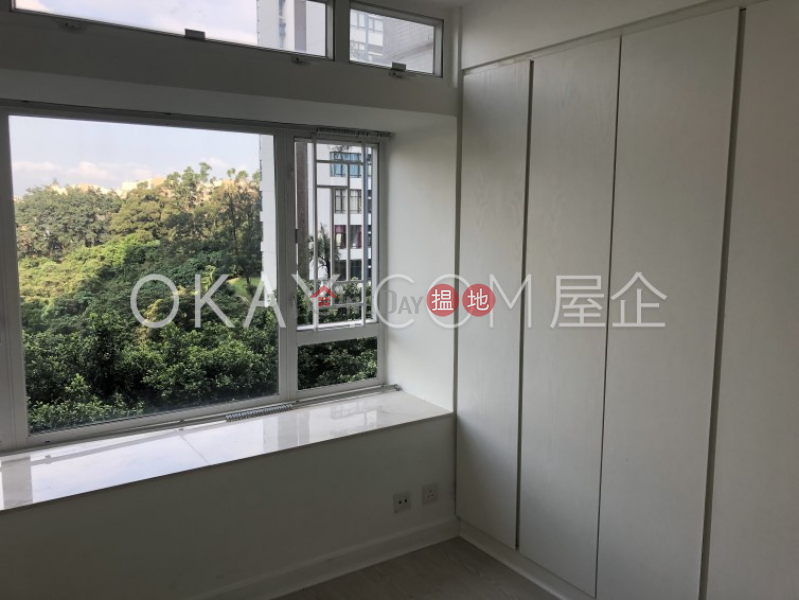 HK$ 8M Discovery Bay, Phase 5 Greenvale Village, Greenery Court (Block 1) | Lantau Island Generous 3 bedroom with sea views & balcony | For Sale