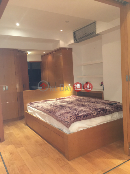 Rare Gem - Spacious 650 sq.ft. Home-office 1 Bed; Full Harbour View - Sheung Wan | Rice Merchant Building 米行大廈 Rental Listings