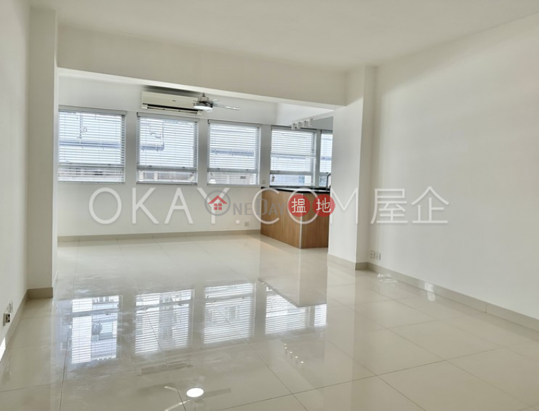 Stylish 3 bedroom with balcony | Rental, Great George Building 華登大廈 Rental Listings | Wan Chai District (OKAY-R67092)