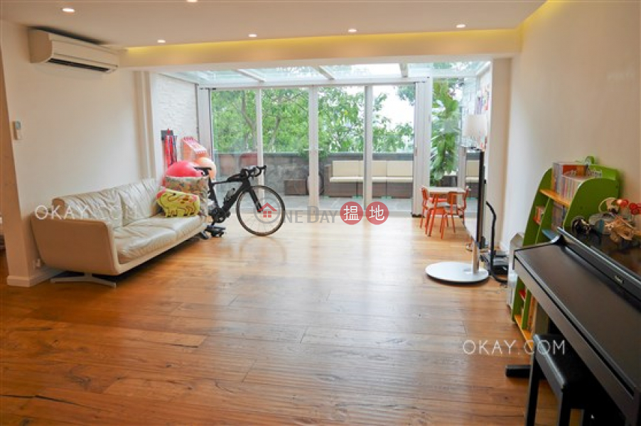 Popular 2 bedroom with terrace & parking | For Sale | Gallant Place 嘉逸居 Sales Listings