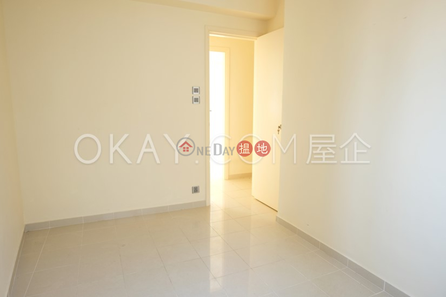 HK$ 28,000/ month, Bonanza Court Western District, Cozy 3 bedroom in Mid-levels West | Rental