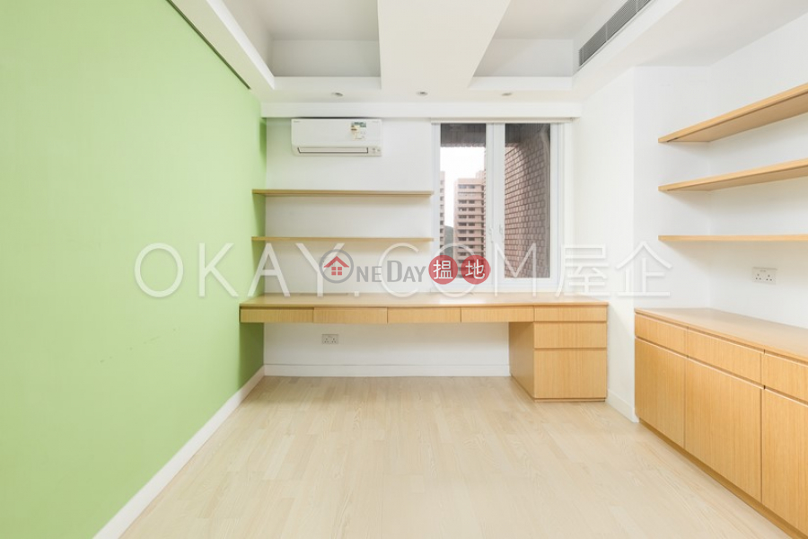 Lovely 4 bedroom with balcony & parking | Rental | Parkview Crescent Hong Kong Parkview 陽明山莊 環翠軒 Rental Listings
