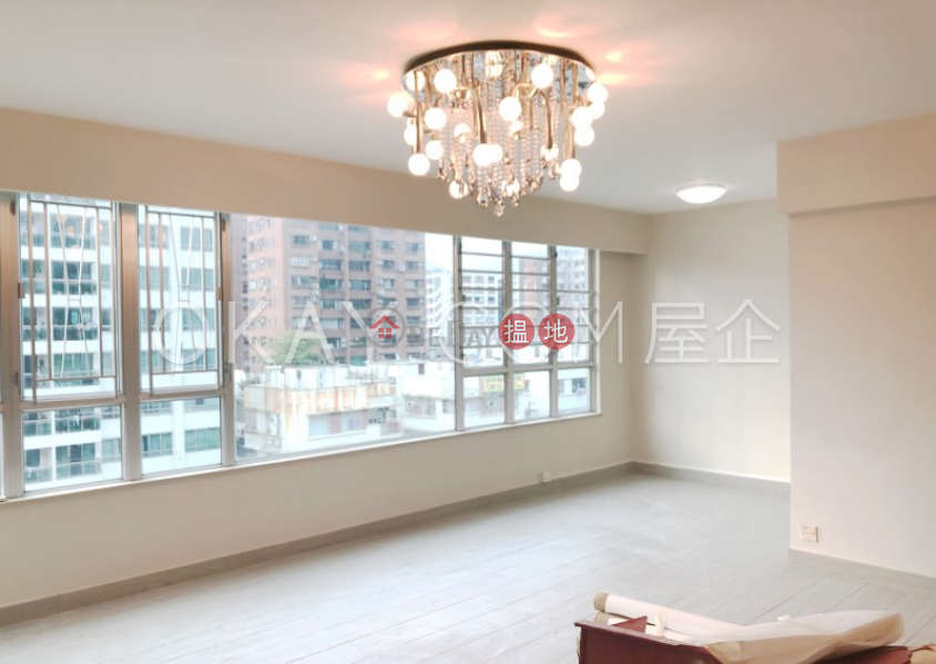 Charming 3 bedroom with parking | For Sale | HELENA GARDEN 海倫苑 Sales Listings