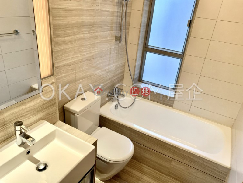 Gorgeous 3 bedroom with balcony | For Sale | Island Crest Tower 2 縉城峰2座 Sales Listings