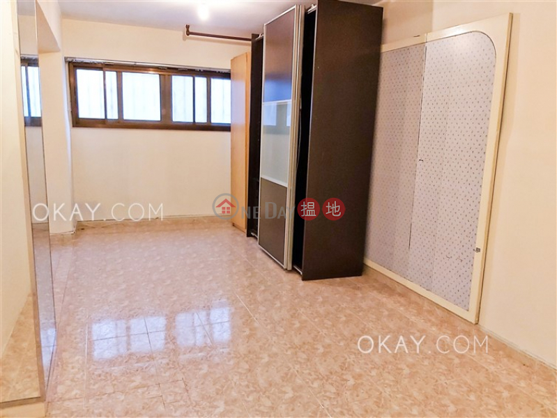 Tasteful 3 bedroom in Mid-levels West | Rental | Sung Ling Mansion 崇寧大廈 Rental Listings