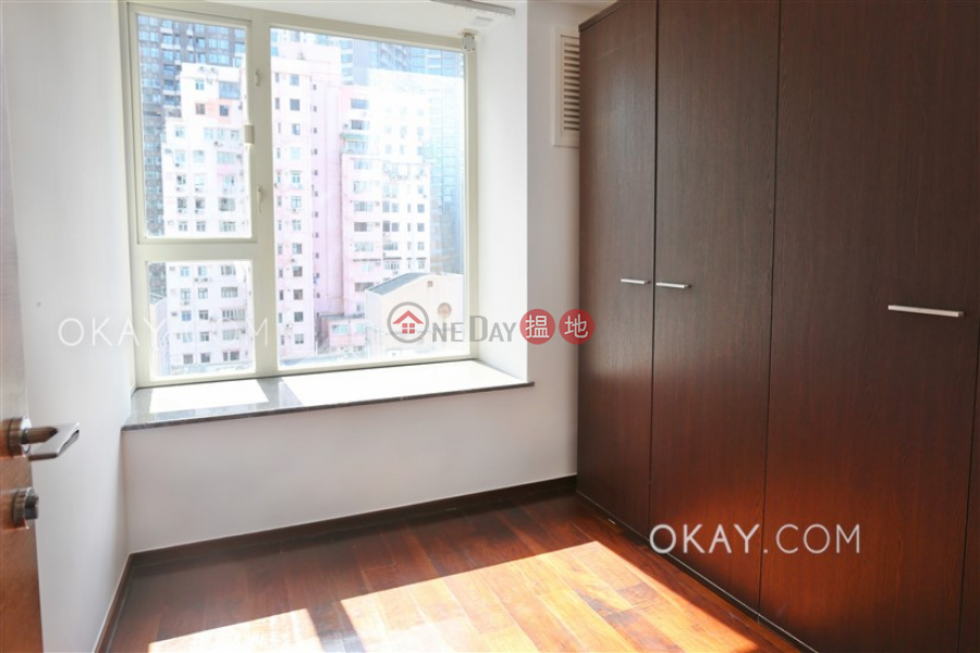 HK$ 45,000/ month | Centrestage, Central District, Elegant 3 bed on high floor with sea views & balcony | Rental