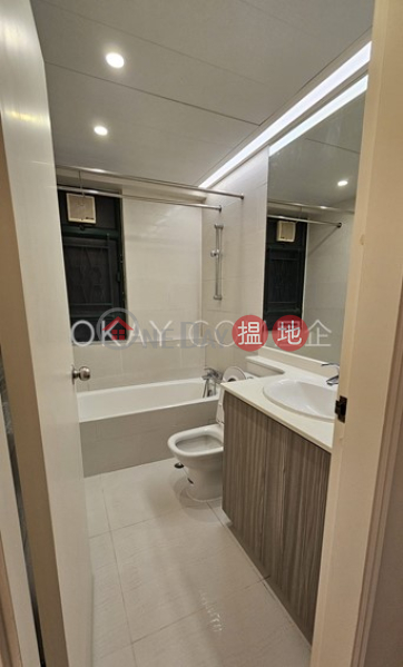 2房1廁,星級會所,連租約發售,連車位曉峰閣出售單位|曉峰閣(Hillsborough Court)出售樓盤 (OKAY-S28582)