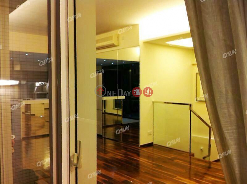 HK$ 90,000/ month Centrestage, Central District | Centrestage | 3 bedroom High Floor Flat for Rent