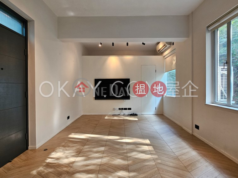 Gorgeous 1 bedroom in Mid-levels Central | For Sale | Pak Fai Mansion 百輝大廈 _0