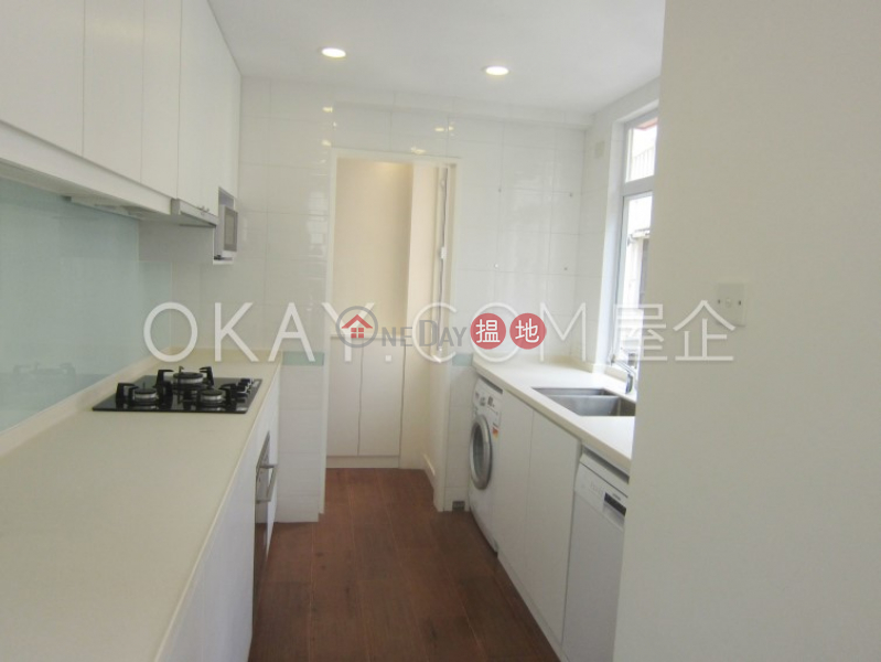 HK$ 60,000/ month 38A Kennedy Road, Central District | Efficient 3 bedroom on high floor with balcony | Rental
