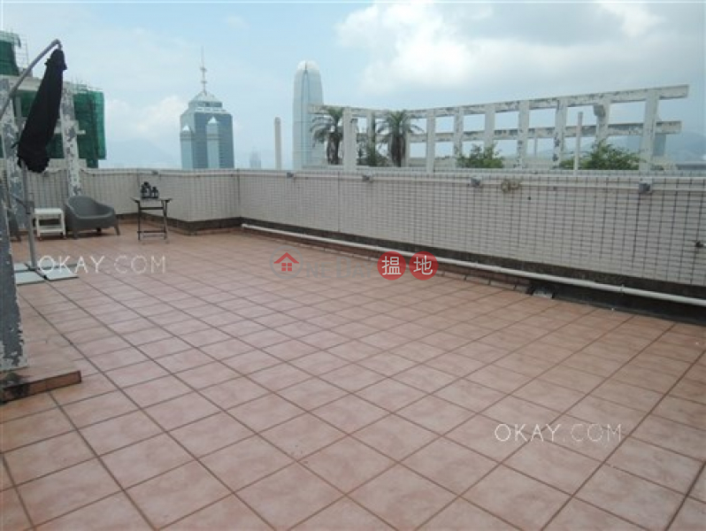 HK$ 50,000/ month, Goldwin Heights, Western District | Elegant 3 bed on high floor with harbour views | Rental