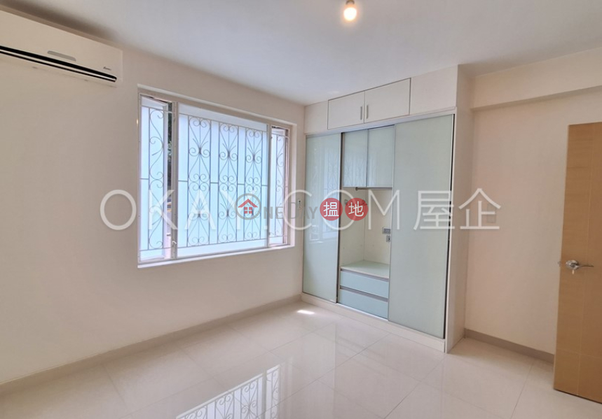 Stylish 2 bedroom with balcony & parking | For Sale | 130-132 Green Lane Court 箕璉閣130-132號 Sales Listings