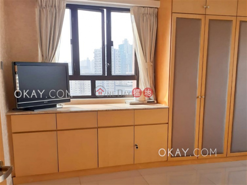 Nicely kept 4 bedroom with parking | Rental | Everwell Garden 常康園 Rental Listings