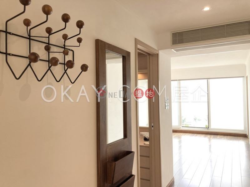 Stylish 2 bedroom with sea views & parking | For Sale | Block 6 Casa Bella 銀海山莊 6座 Sales Listings