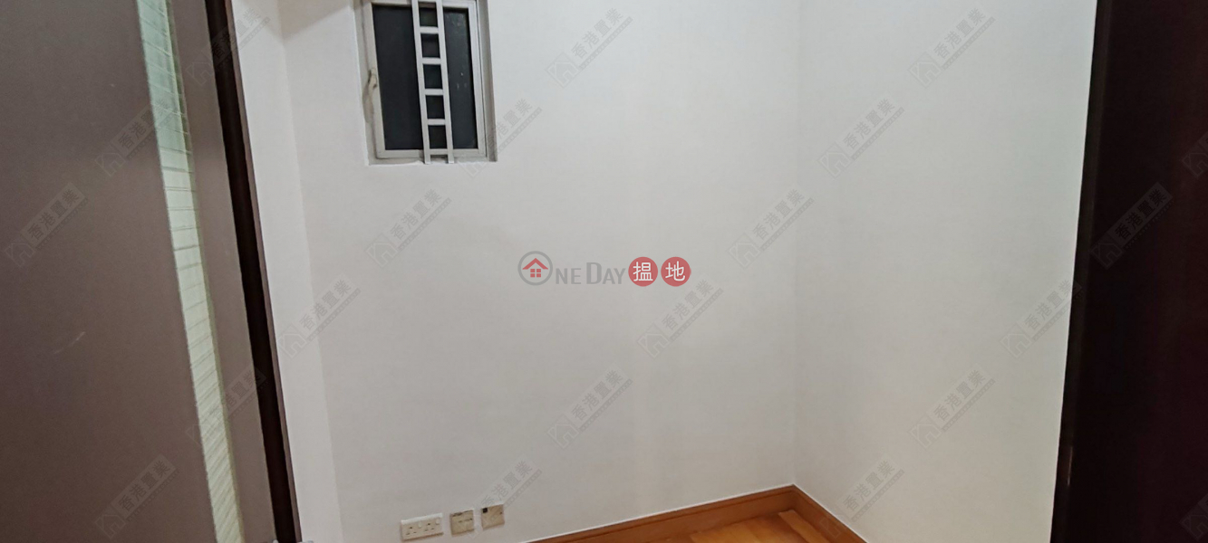 HK$ 38M The Harbourside Tower 3 Yau Tsim Mong | Three bedrooms and one apartment in The Harbourside