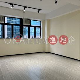 Cozy 3 bedroom on high floor | Rental, Hing Yue Mansion 興裕大廈 | Wan Chai District (OKAY-R408169)_0