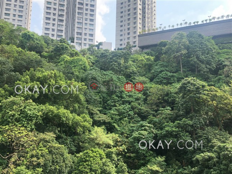 HK$ 45,000/ month | San Francisco Towers, Wan Chai District, Efficient 3 bedroom with balcony & parking | Rental