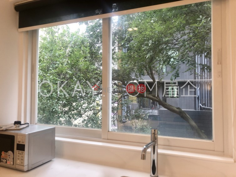 Unique 2 bedroom in Mid-levels West | For Sale | Sun Fat Building 新發樓 Sales Listings