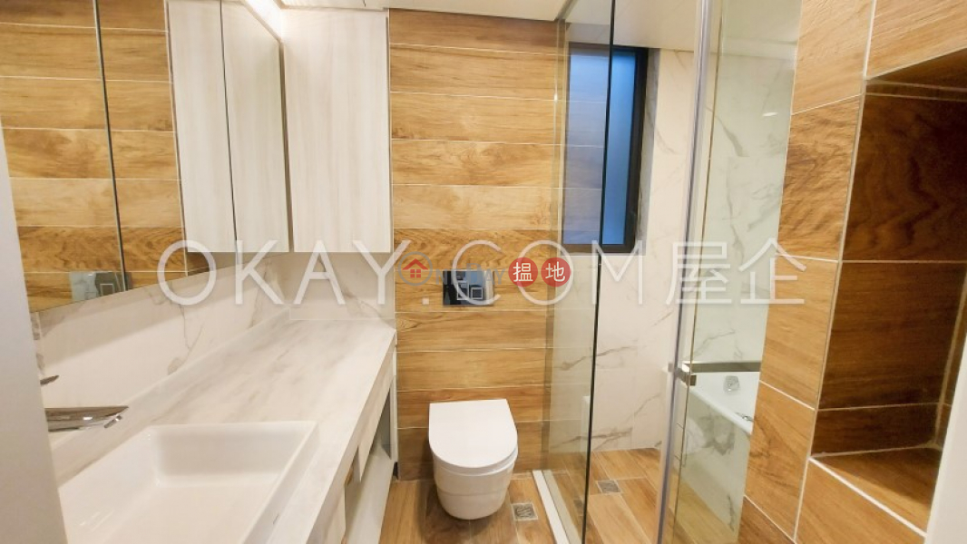 HK$ 58,500/ month | C.C. Lodge Wan Chai District Luxurious 3 bedroom with parking | Rental
