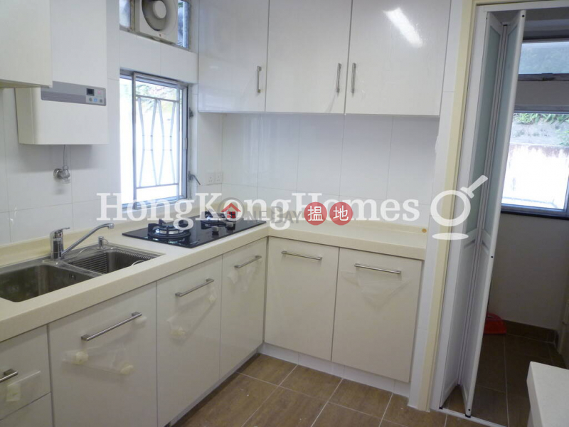 3 Bedroom Family Unit for Rent at Vivian\'s Court 75 Blue Pool Road | Wan Chai District | Hong Kong Rental | HK$ 38,000/ month