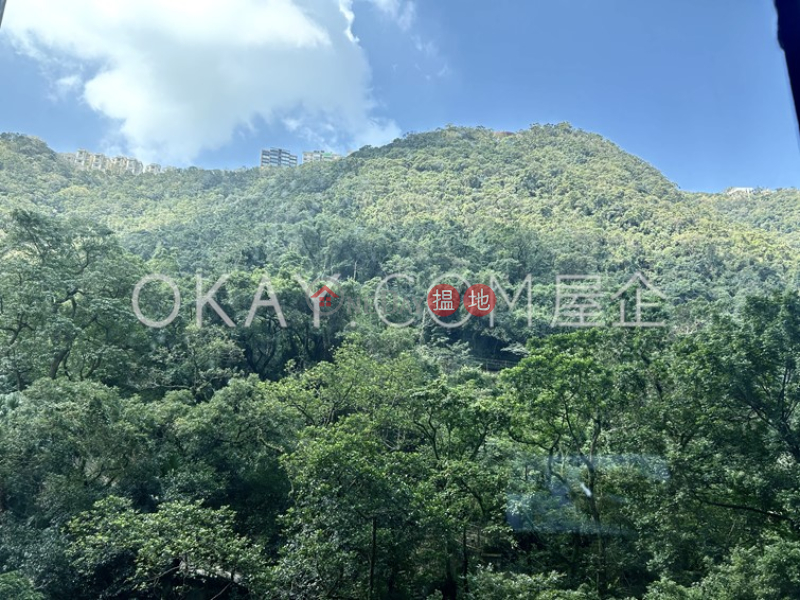 Stylish 2 bedroom with parking | Rental, Hillsborough Court 曉峰閣 Rental Listings | Central District (OKAY-R14567)