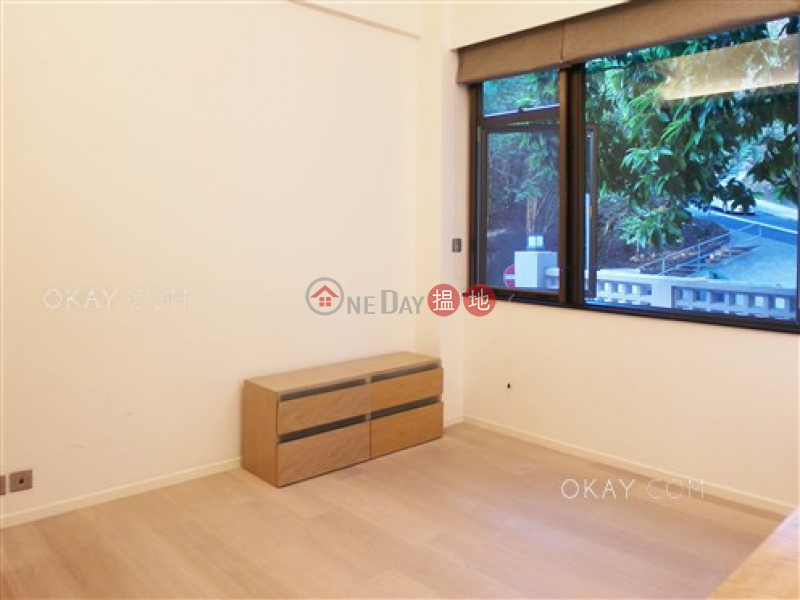 Luxurious 3 bedroom with parking | For Sale | 18-24 Bisney Road 碧荔道18-24號 Sales Listings